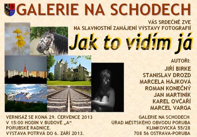 Galerie na schodech hostí výstavu porubských fotografů
