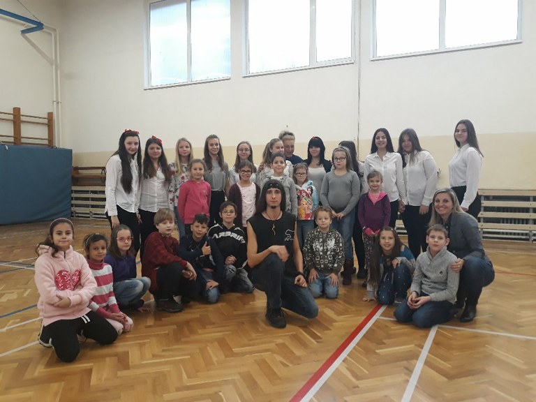 Metaloví muzikanti podporují děti o Vánocích