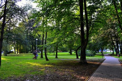 Park ožije pod rukama mladých zahradníků