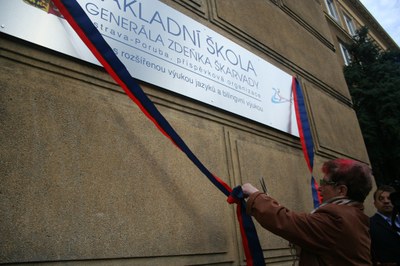 Porubská škola nese jméno hrdiny