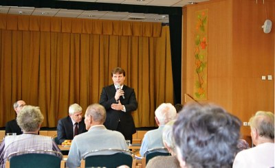 Představitelé obvodu debatovali se seniory