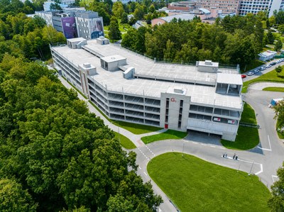 Nemocnice otevřela nový parkovací dům