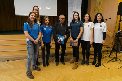 Školáci zapisovali příběhy svých sousedů-pamětníků
