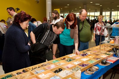 V aule VŠB-TUO vystaví přírodniny, fosilie i šperky 